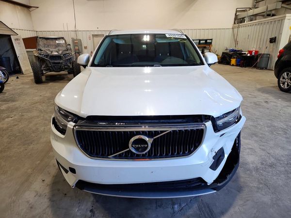 2021 VOLVO XC40 Momentum — DIRF