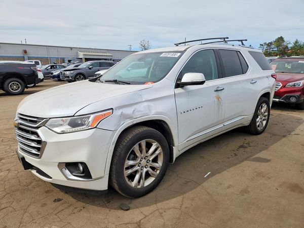2018 CHEVROLET TRAVERSE High Country — Front 3/4