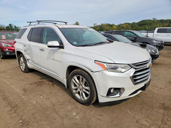 2018 CHEVROLET TRAVERSE High Country — Passenger 3/4