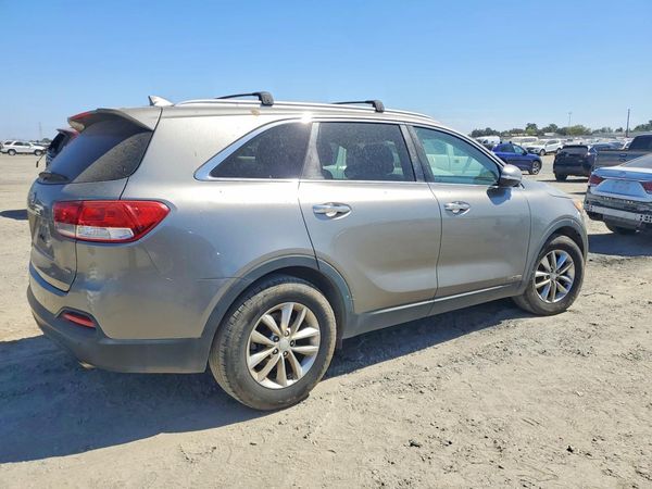 2017 KIA SORENTO L, LX