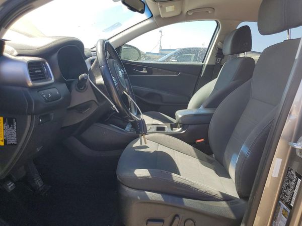 2017 KIA SORENTO L, LX