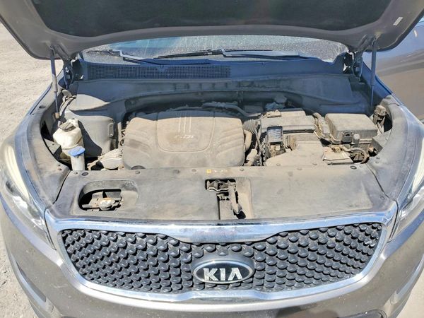 2017 KIA SORENTO L, LX