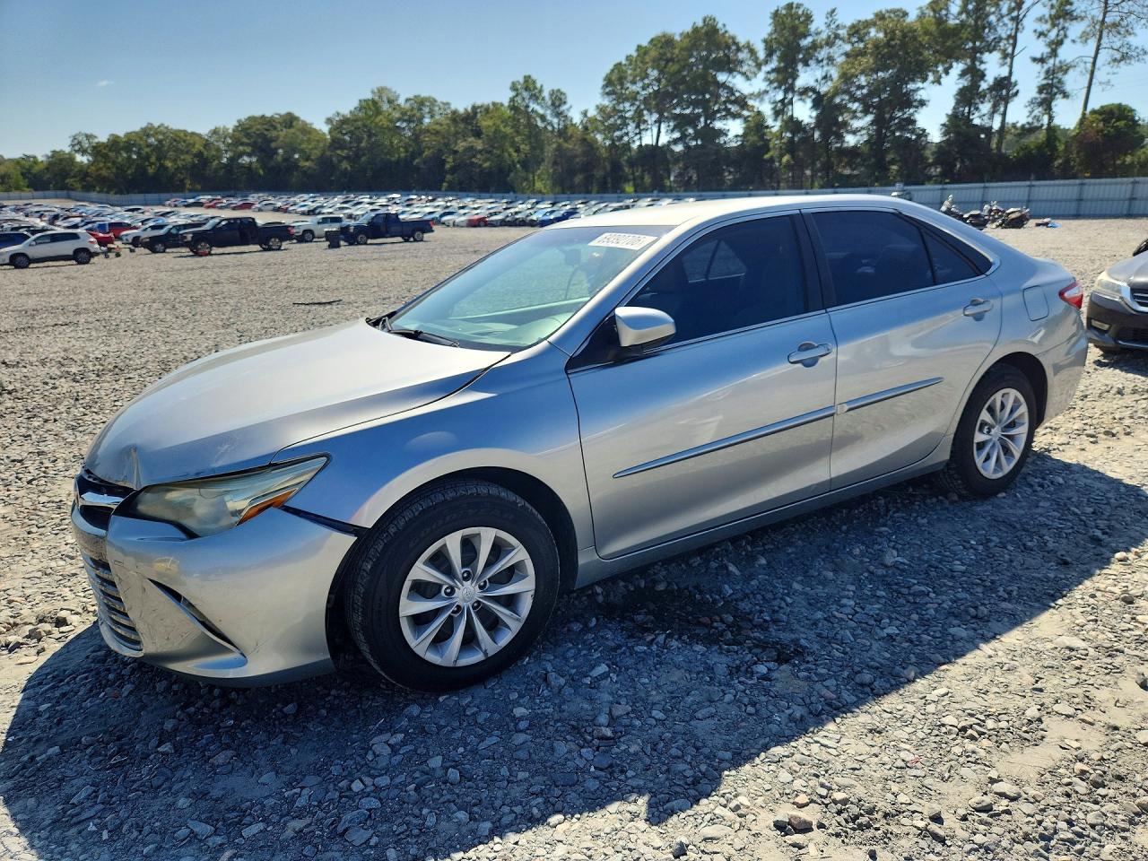 2015 TOYOTA CAMRY — Front 3/4