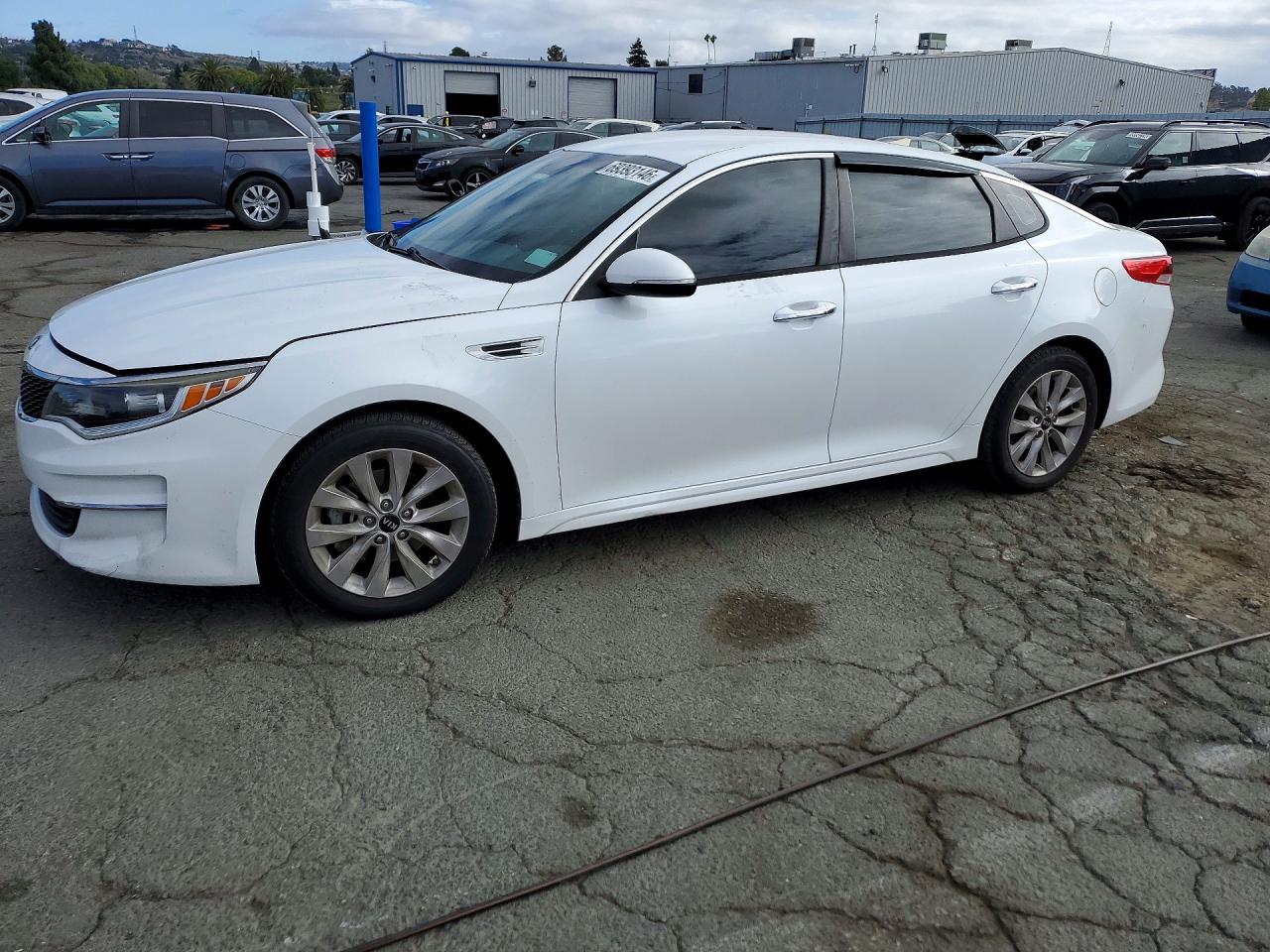 2016 KIA OPTIMA — Front 3/4