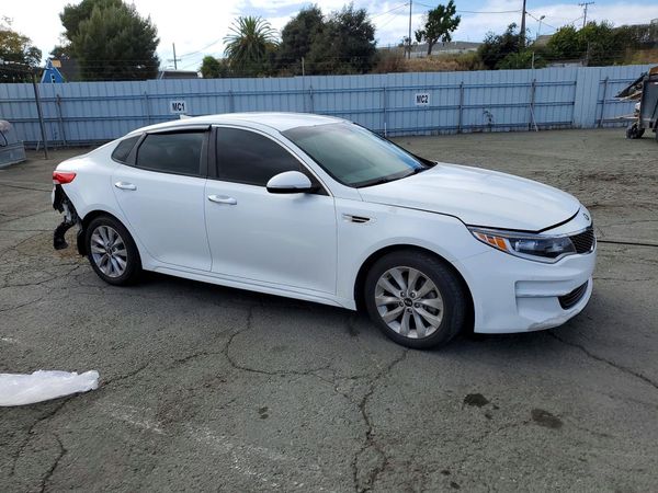 2016 KIA OPTIMA — Passenger 3/4