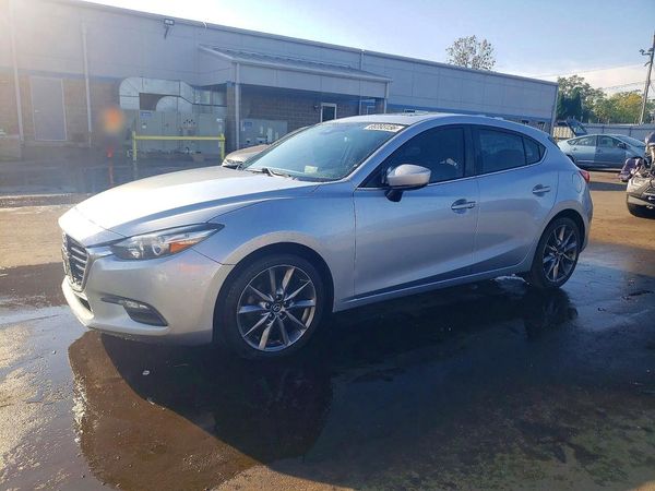 2018 MAZDA 3 — DSFA — Front 3/4