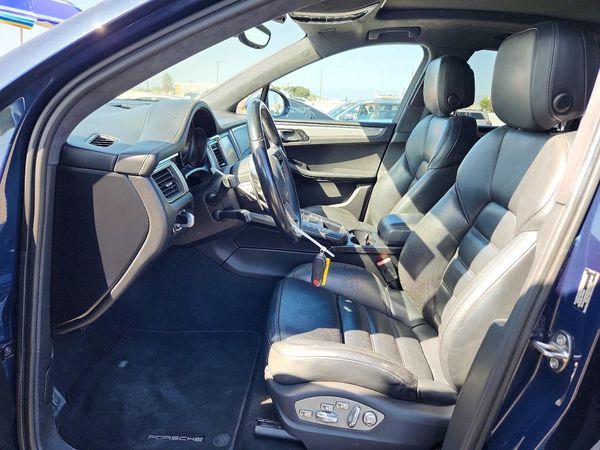2015 PORSCHE MACAN — DENT