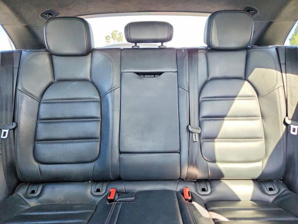 2015 PORSCHE MACAN — SUVN