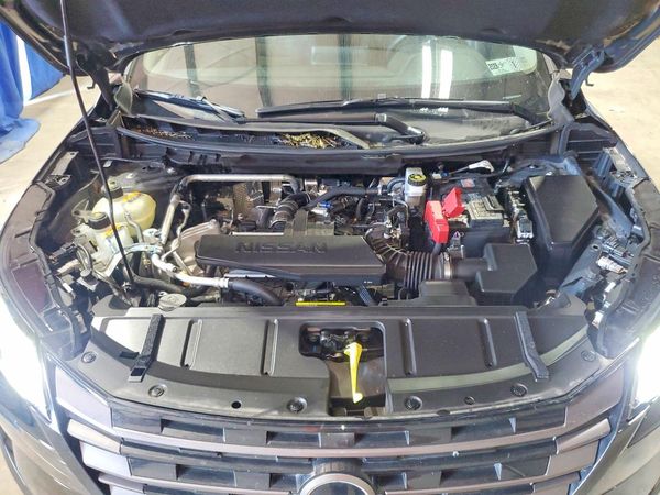 2026 NISSAN ROGUE SV — Engine bay