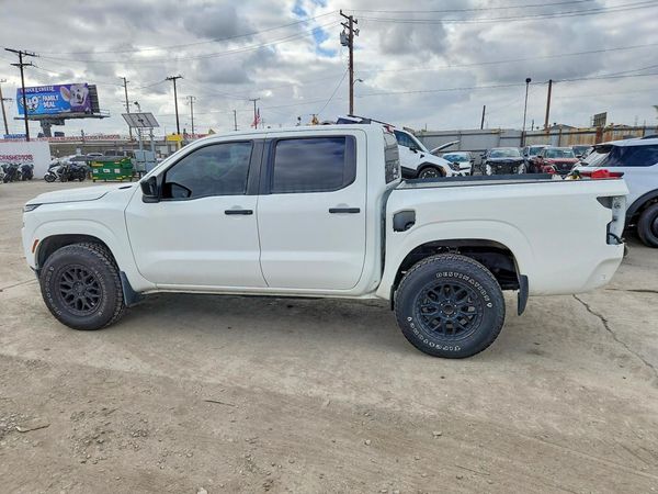 2023 NISSAN FRONTIER Crew Cab