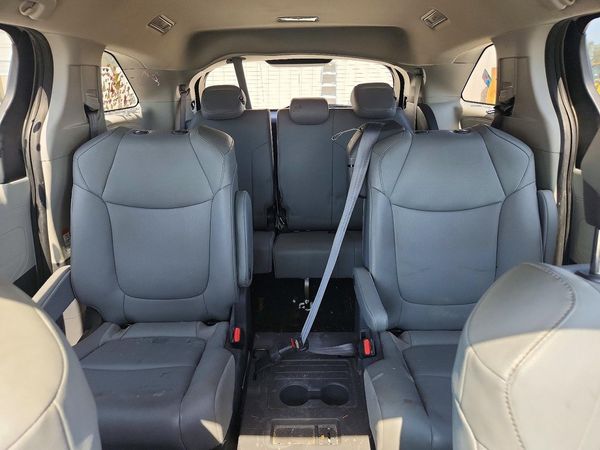 2021 TOYOTA SIENNA — SUVN