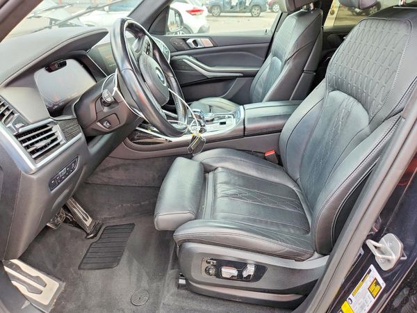 2022 BMW X7 xDrive40i — DENT