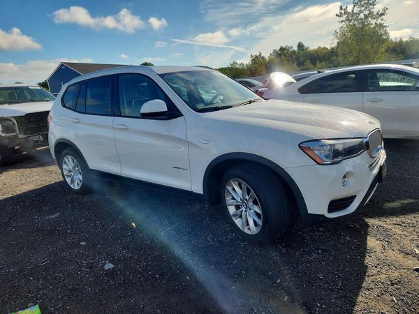 2016 BMW X3 xDrive28d — Passenger 3/4