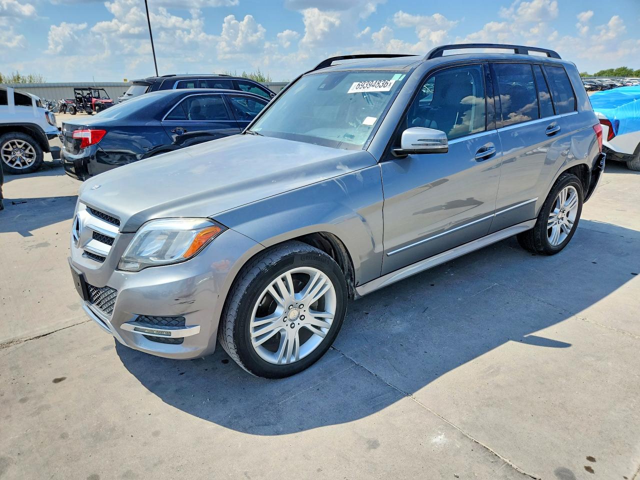 2015 MERCEDES-BENZ GLK — Front 3/4