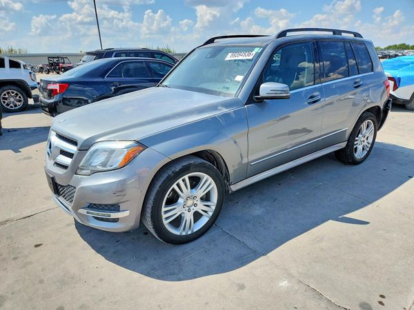 2015 MERCEDES-BENZ GLK — Front 3/4