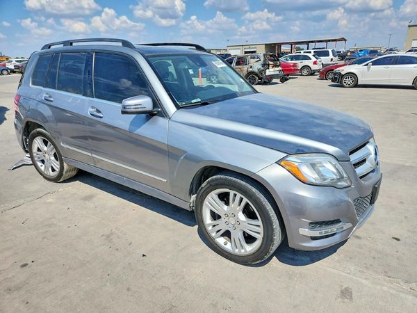 2015 MERCEDES-BENZ GLK — Passenger 3/4