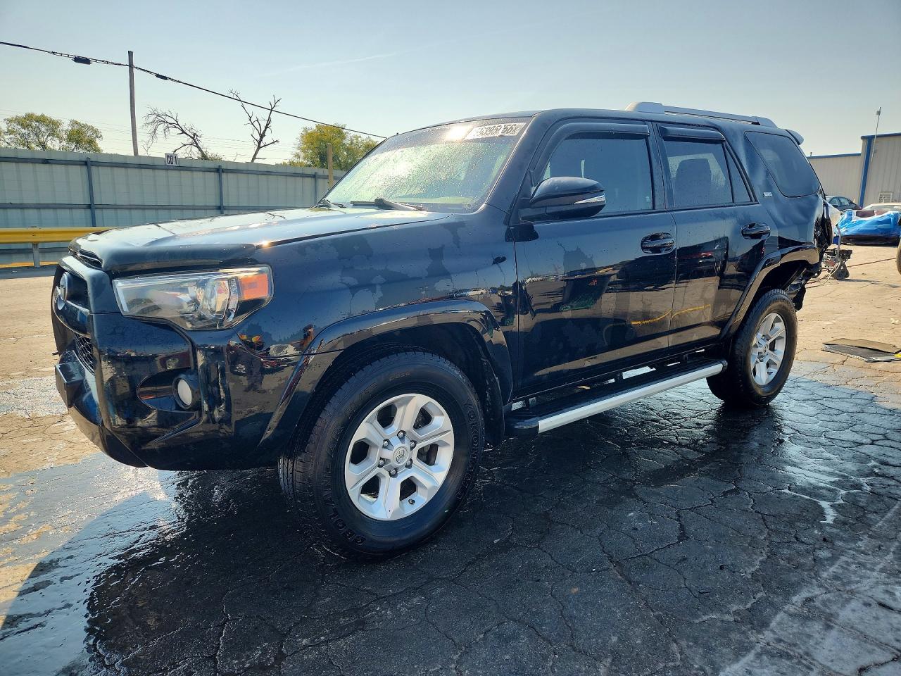 2015 TOYOTA 4RUNNER — Front 3/4