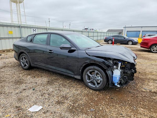 2026 KIA K4 — Passenger 3/4