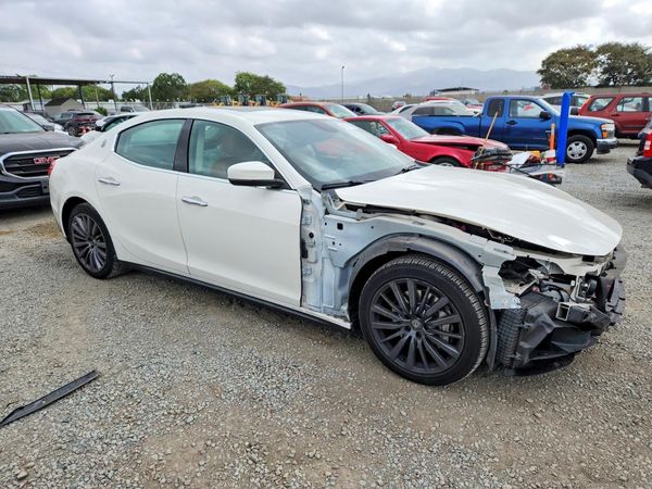 2017 MASERATI GHIBLI — Passenger 3/4