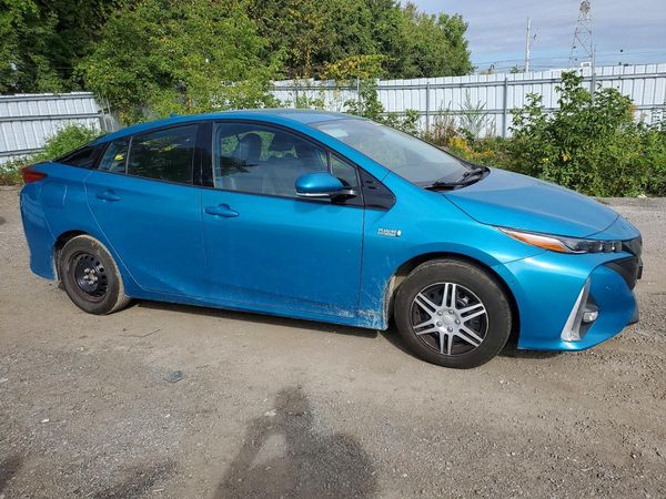 2020 TOYOTA PRIUS — Passenger 3/4
