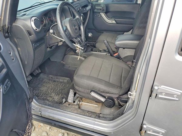 2015 JEEP WRANGLER UNLIMITED Rubicon — DENT