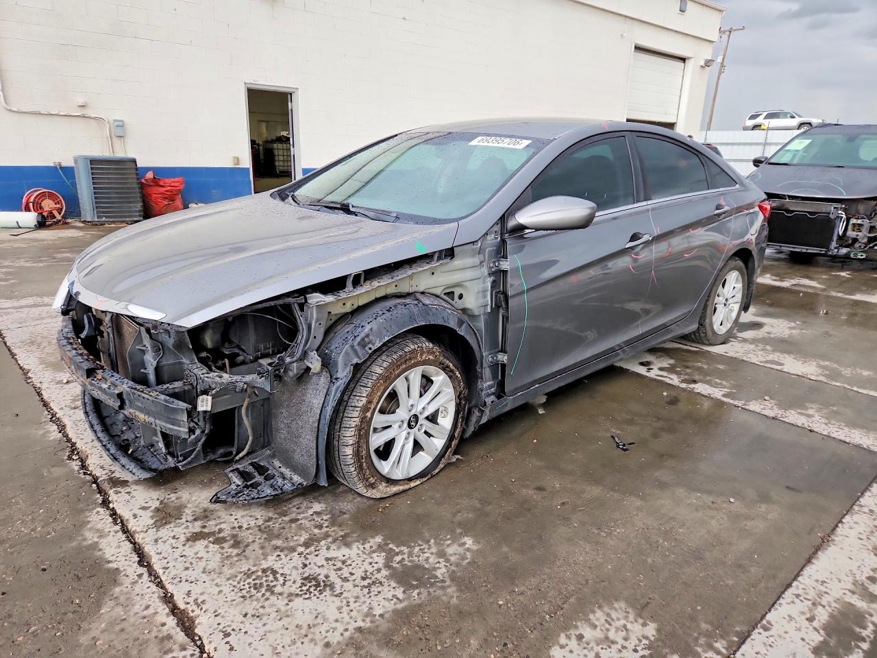 2013 HYUNDAI SONATA — Front 3/4
