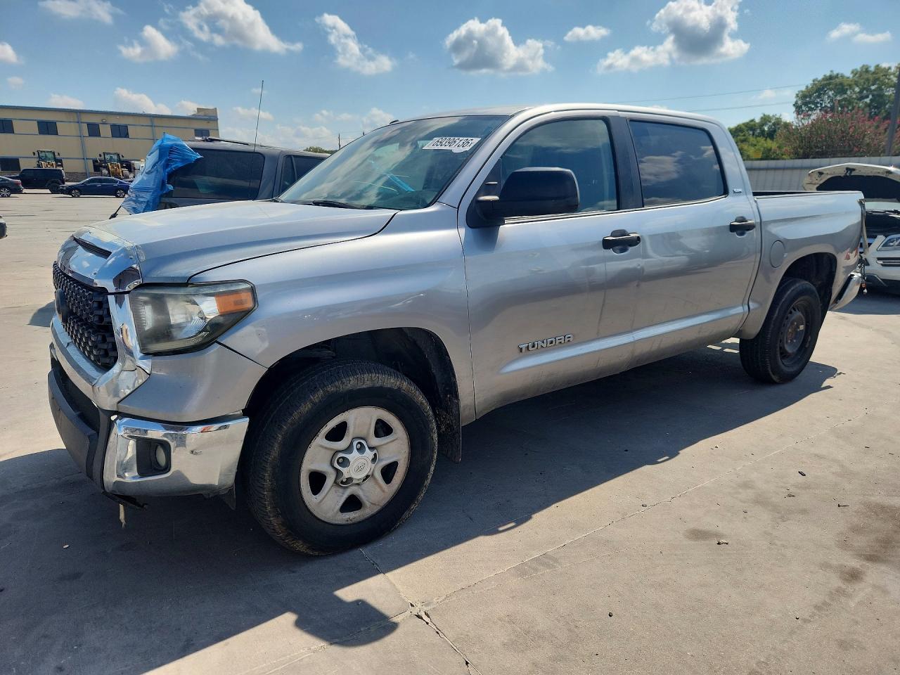 2018 TOYOTA TUNDRA SR5 — Front 3/4