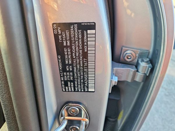 2026 PORSCHE MACAN Macan, Macan T — VINS
