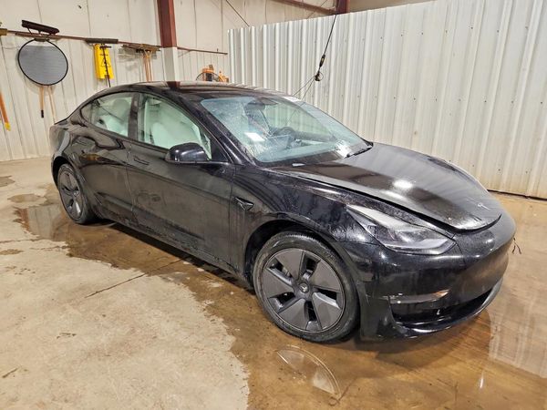 2022 TESLA MODEL 3 — Passenger 3/4