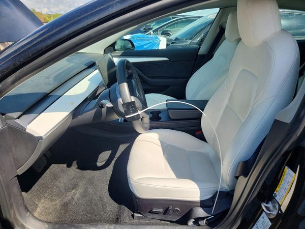 2022 TESLA MODEL 3 — DENT