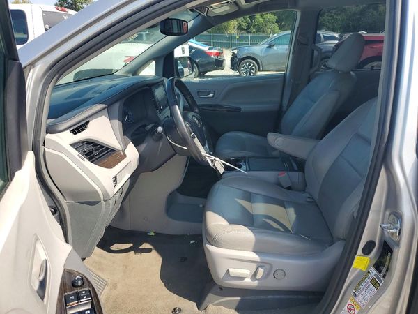 2018 TOYOTA SIENNA — DENT