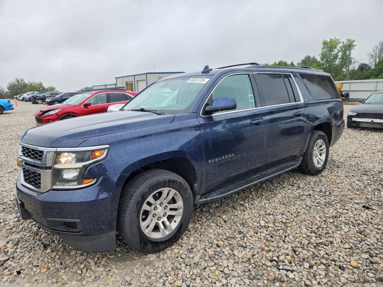 2017 CHEVROLET SUBURBAN LT — Front 3/4