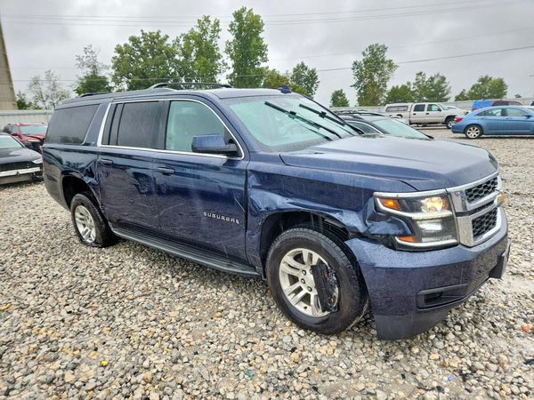 2017 CHEVROLET SUBURBAN LT — Passenger 3/4