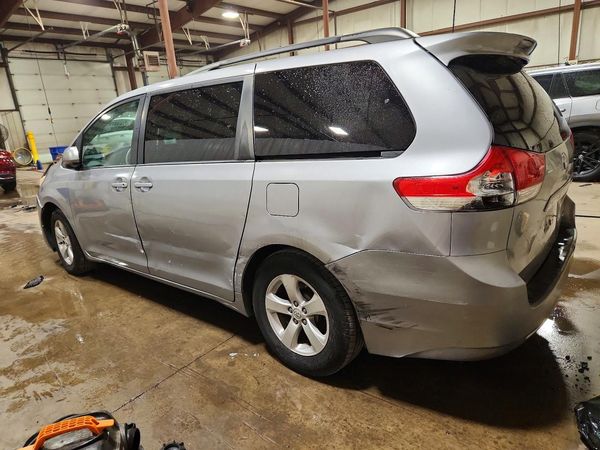2013 TOYOTA SIENNA — DSRA