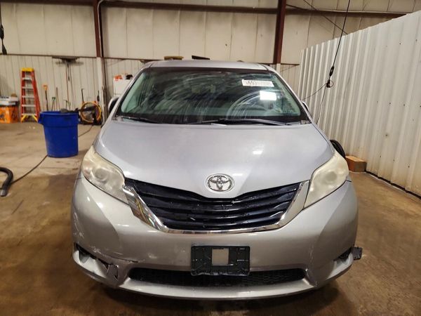 2013 TOYOTA SIENNA — DIRF