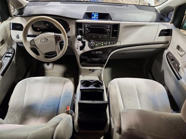 2013 TOYOTA SIENNA — CKPT