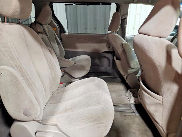 2013 TOYOTA SIENNA — PSRS