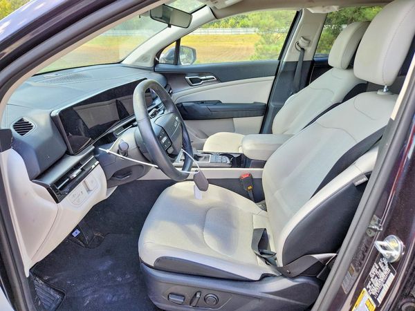 2026 KIA SPORTAGE — DENT