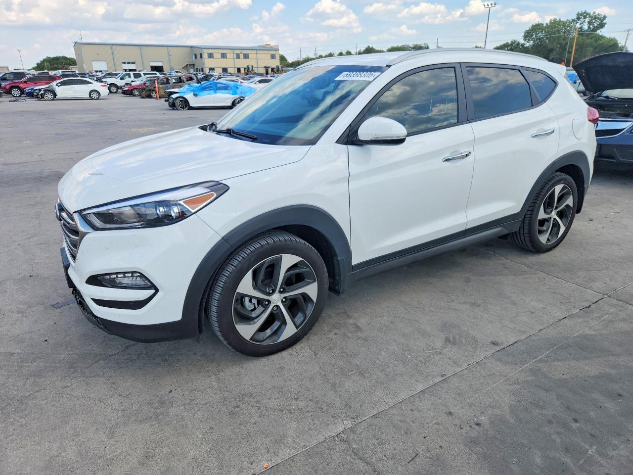 2016 HYUNDAI TUCSON — Front 3/4