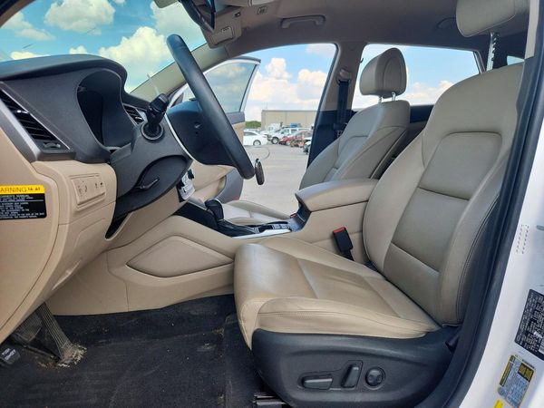 2016 HYUNDAI TUCSON — DENT