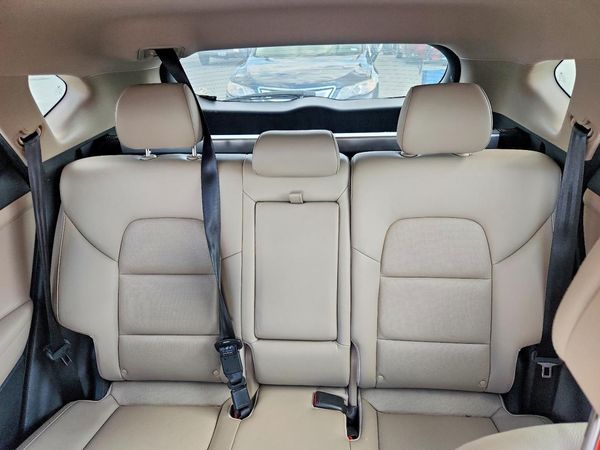 2016 HYUNDAI TUCSON — SUVN