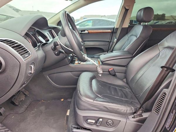 2013 AUDI Q7 Premium Plus — DENT