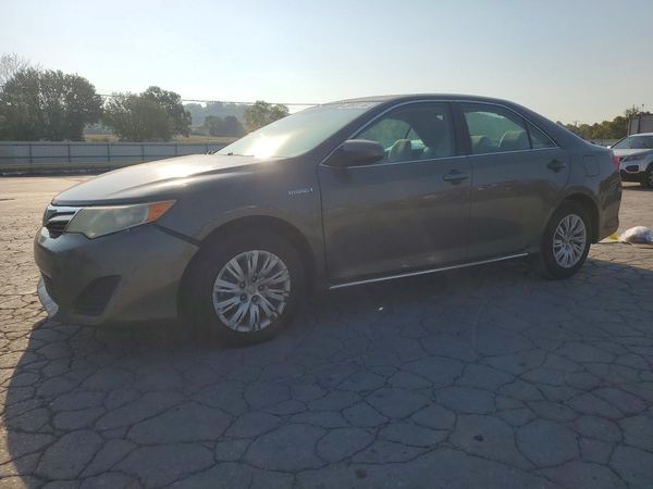 2013 TOYOTA CAMRY — DSFA — Front 3/4