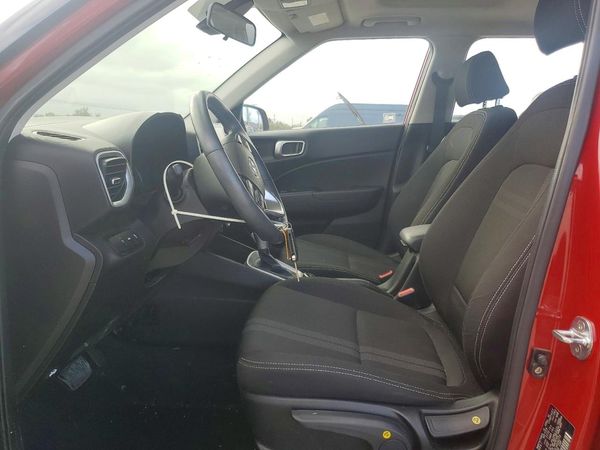 2020 HYUNDAI VENUE SEL, Denim — DENT