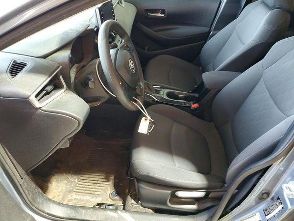 2020 TOYOTA COROLLA LE — DENT