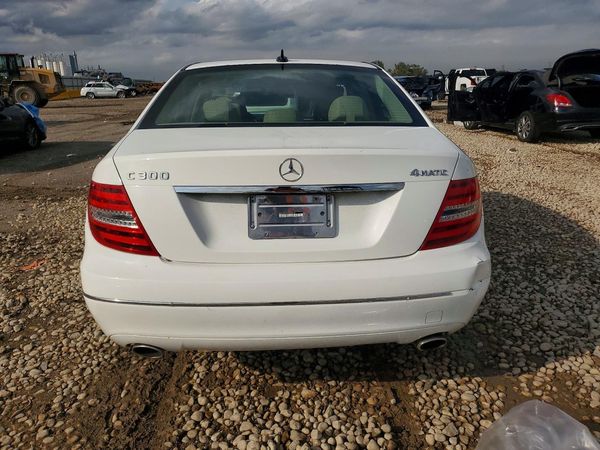 2013 MERCEDES-BENZ C C300 — DIRR