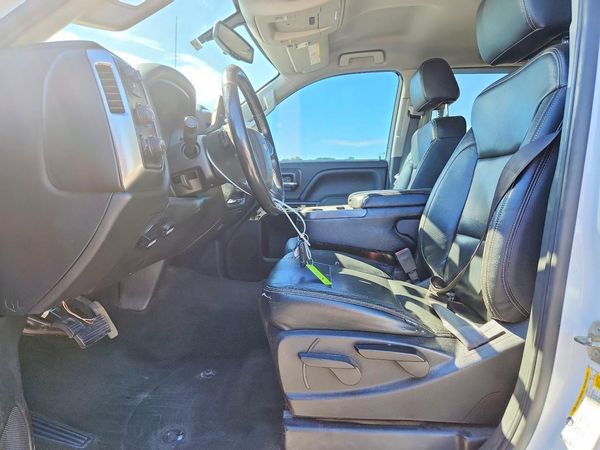 2017 CHEVROLET SILVERADO LT — DENT