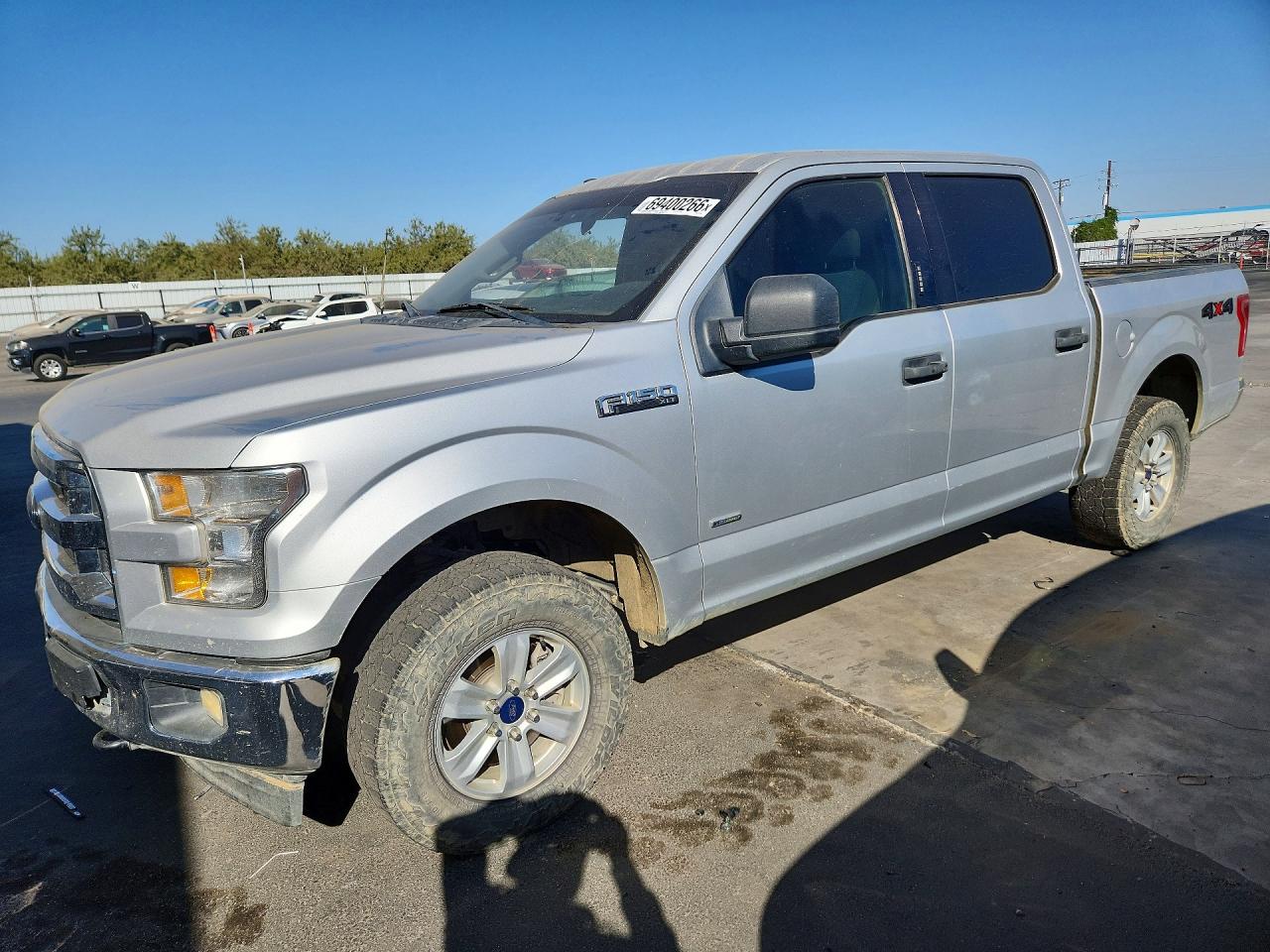 2017 FORD F150 SuperCrew — Front 3/4