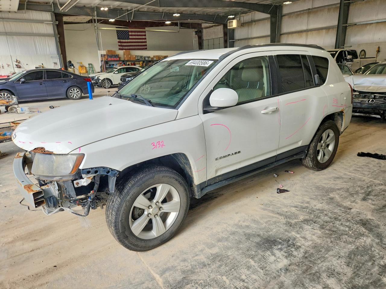 2014 JEEP COMPASS Latitude — Front 3/4