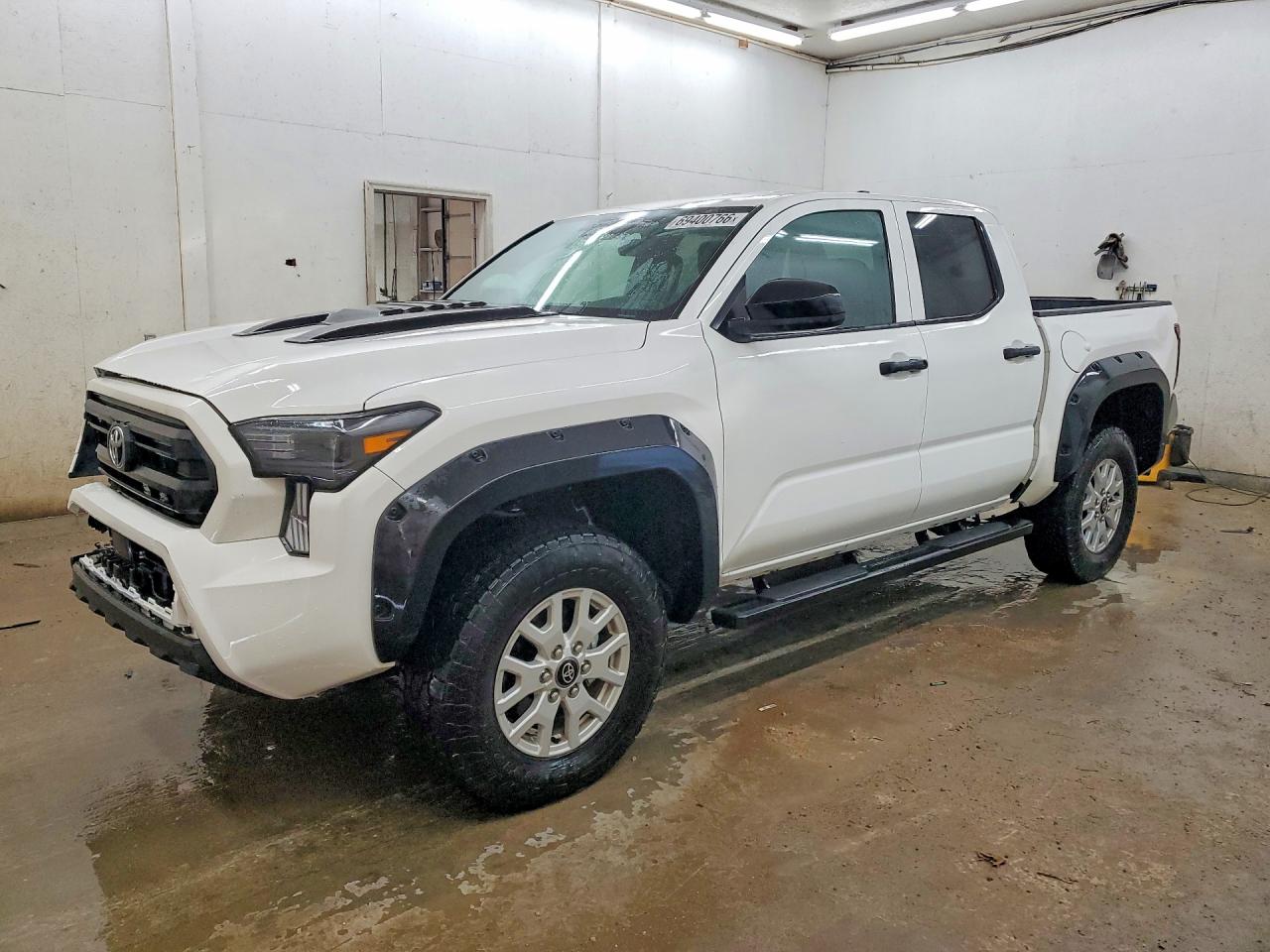 2024 TOYOTA TACOMA — Front 3/4
